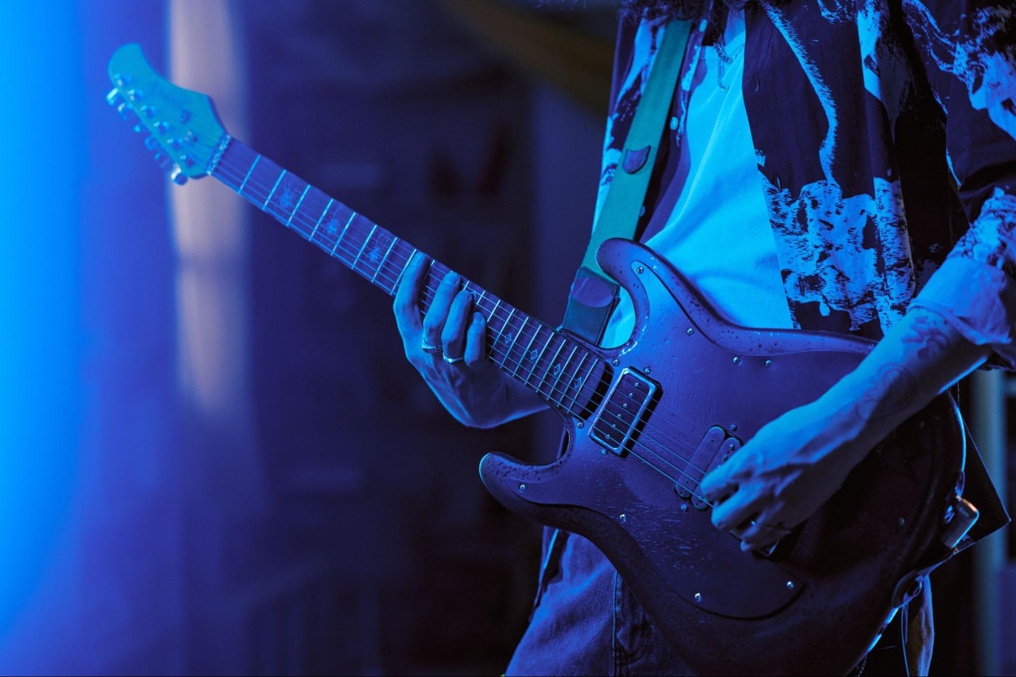 como hacer palm mute
